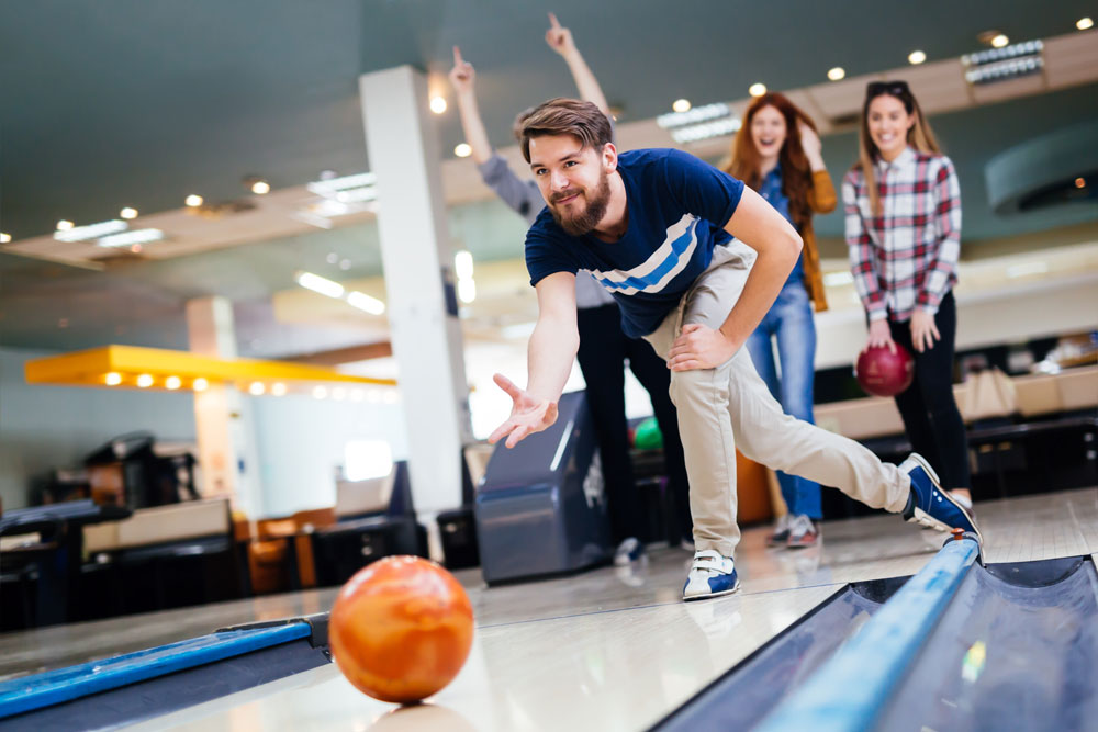 bowling-img-01 Guests Having Fun Bowling